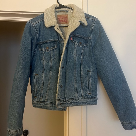 Levi’s Sherpa trucker jacket- women’s - Picture 5 of 9